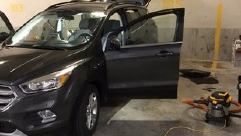 Centre console cleaning service Burnaby Bc - Greystonedetailing.com