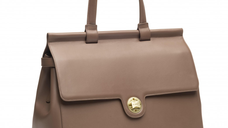 The Perfect Color for an Autumn Work Purse
