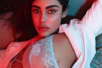 Gizele Thakral Bio