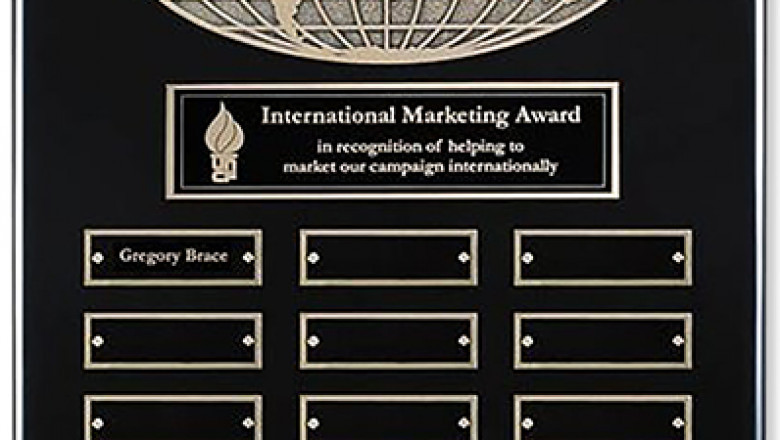 4 Ways to Make Your Employee of the Month Program More Successful