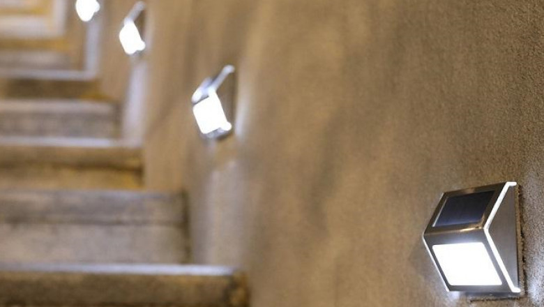 How to Use Outdoor Pathway Lights and What to Look For