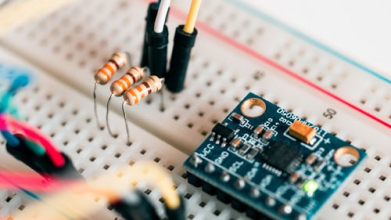 The difference between force sensitive resistor and varistor