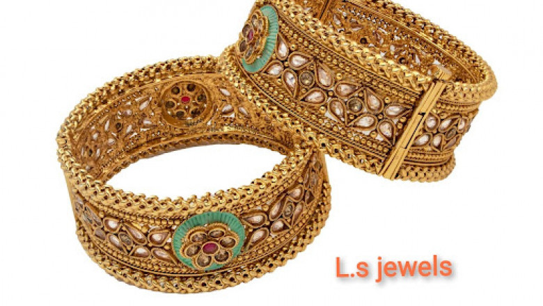 Wear Jewelry that match your bridal look