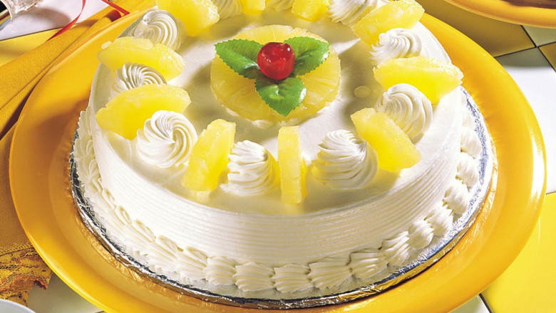 Special Pineapple Cake Design in India