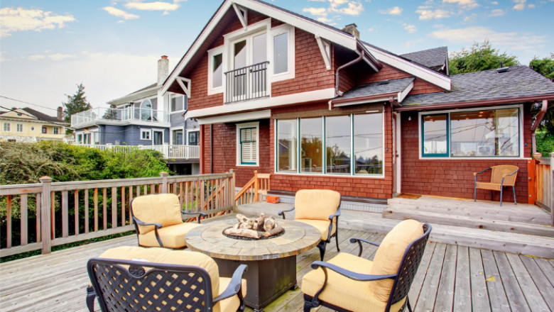 THE ULTIMATE GUIDE TO USING A FIRE PIT ON COMPOSITE DECK