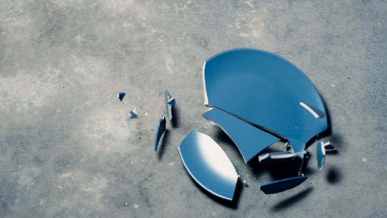 SHOULD YOU ADMIT YOUR MISTAKES?