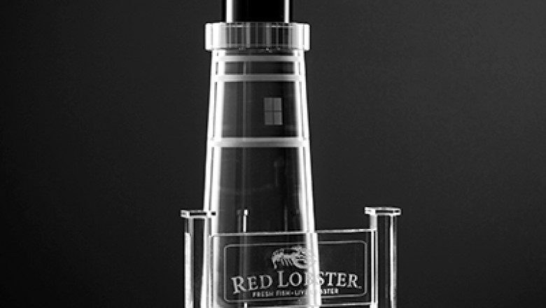 5 Ways to Elevate Your Company’s Holiday and Year-End Award Celebrations