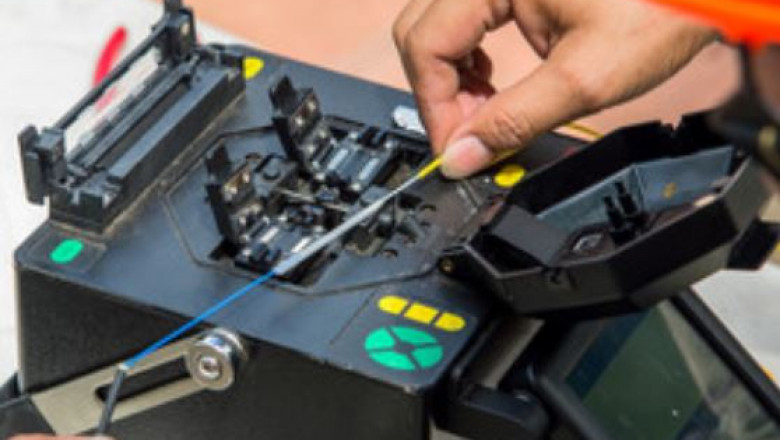 What is Fusion and Mechanical Splicing in Fiber Optic Cabling in Dubai?