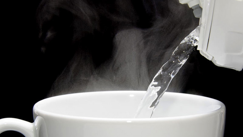 Side Effects and Benefits of Drinking Hot Water in Hindi