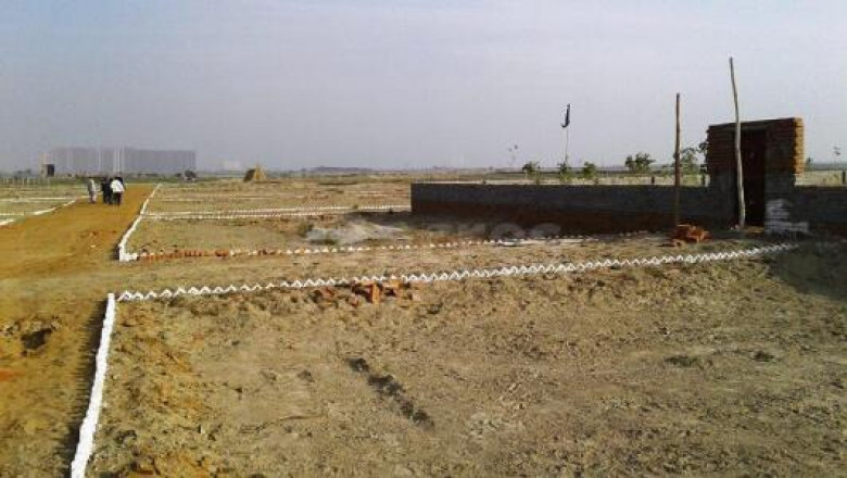 Plots in Noida at budgeted price by Harekrishnaconstruction