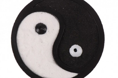 High Contrast Round Yin and Yang Zen Sand Garden