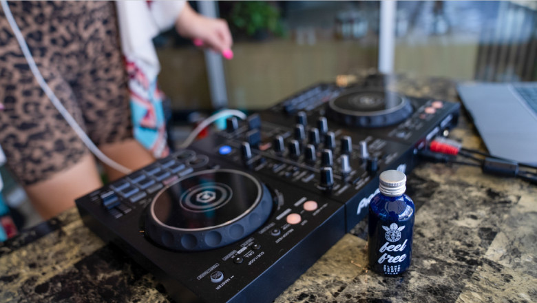 The Holiday and Travel Season Are Merry and Bright with Kava
