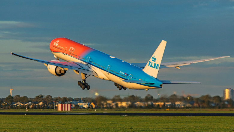 How to hold the flight ticket with KLM Airlines?