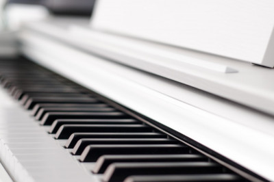 What are some tips and tricks to find a good piano-keyboard combo on a budget?