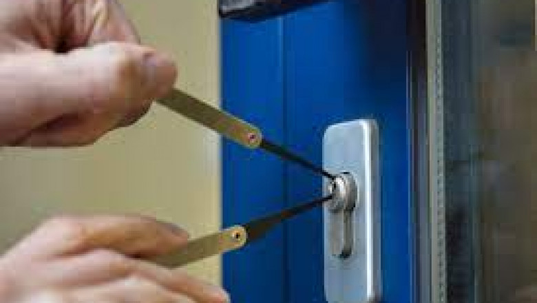 Benefits of Hiring Professional Locksmith