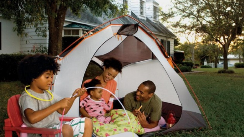 Tarps Use for Making Backyard as Kid-friendly Area