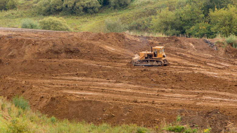Different Excavator Sizes With Benefits for Land Clearing