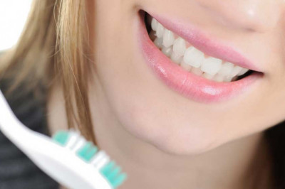 Can I Whiten My Teeth If I Have Porcelain Veneers?