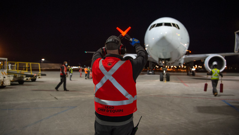 Supply chain snags, Omicron continue to bog down air cargo growth in December