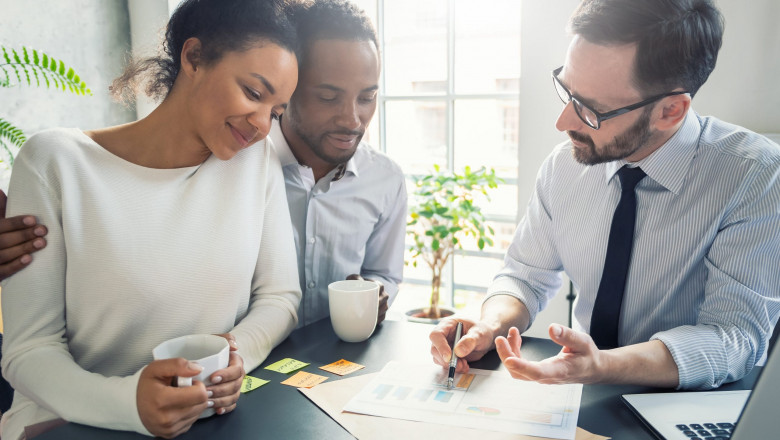 How Are Insurance Leads Provided For The Customers?
