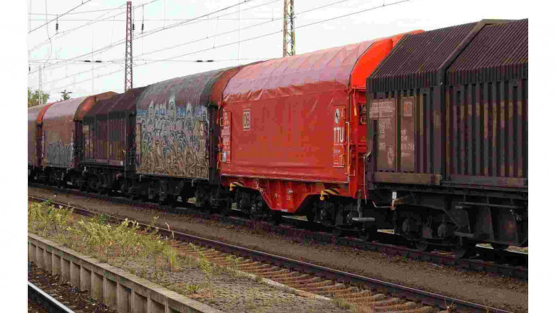 Former SpaceX colleagues come together to build energy-efficient autonomous freight train cars