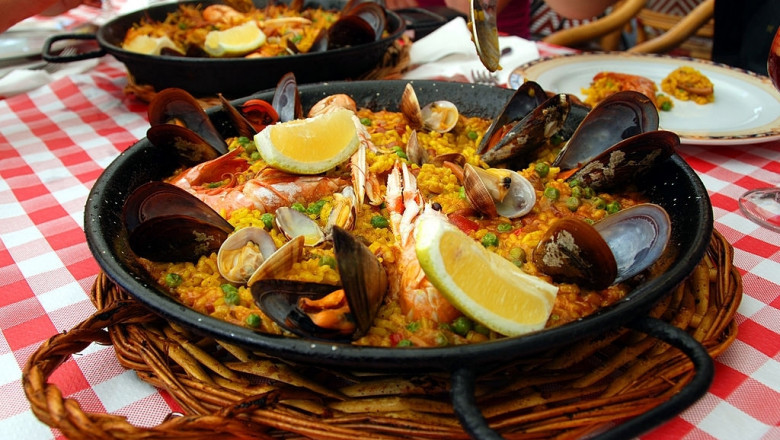 Plan the perfect paella party with Vamos Paella