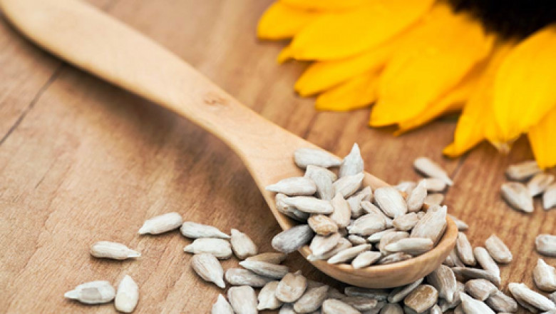 Organic Sunflower Seeds: 6 Health Benefits