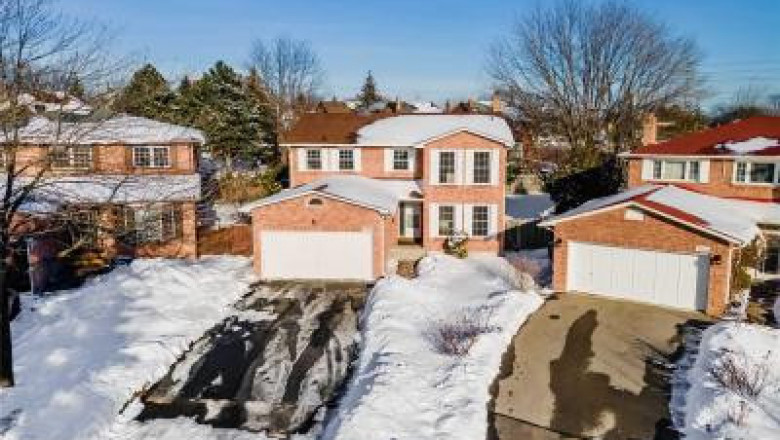 Finest for sale houses in Mississauga with Save Max