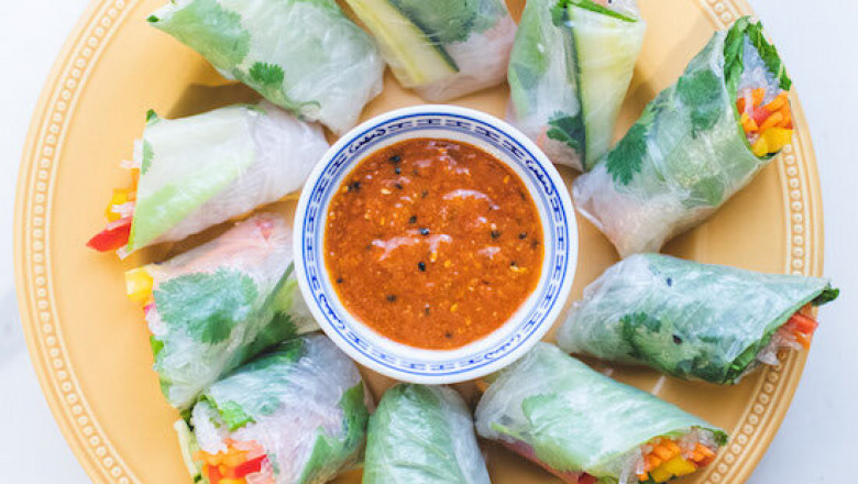 11 Best & Worst Keto-Friendly Hot Sauces