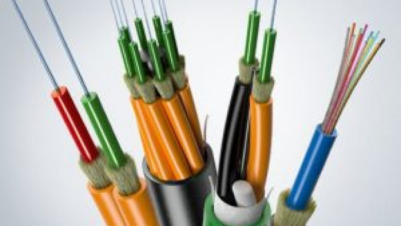 How to Install Fiber Optic Cables in Dubai?