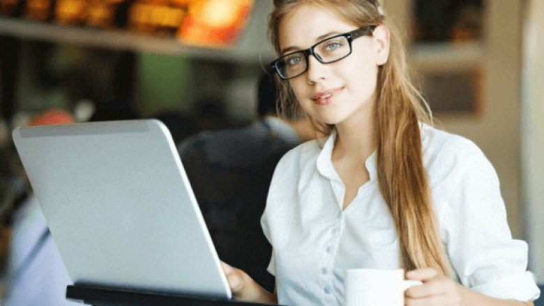HOW A FREELANCE VISA CAN BE A GOOD OPTION IF YOU ARE A EXPAT IN UAE