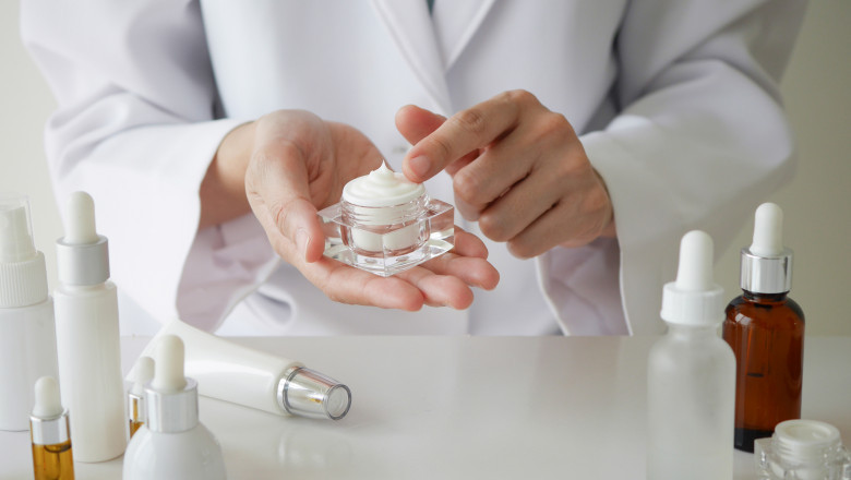 What are the reasons to buy online skincare products?