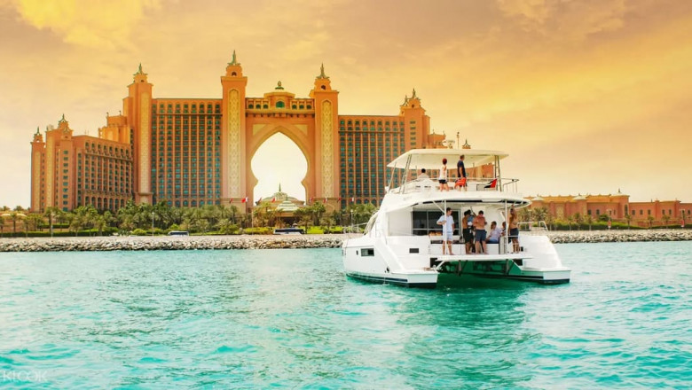 yacht dubai marina