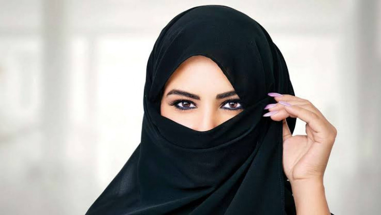 Right to wear hijab does not fall under Art 25 of Constitution: Karnataka govt to HC