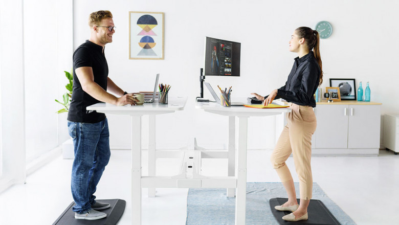 Advantages of Using an Adjustable desk Dubai at Work Dubai