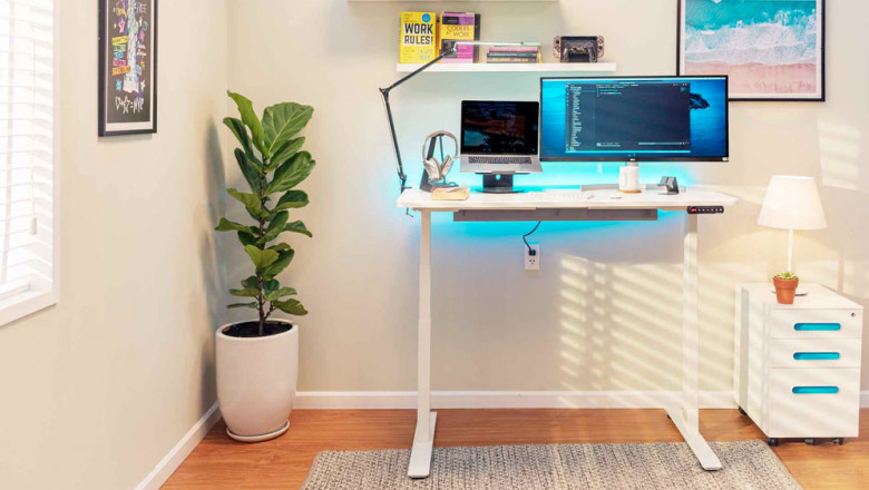 A High Quality and Affordable Antique Standing Desk UAE