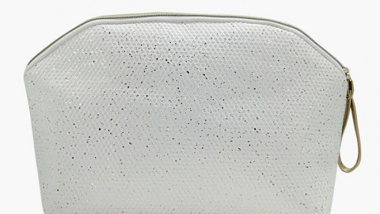 Five Tips To Declutter Your Makeup Bag!
