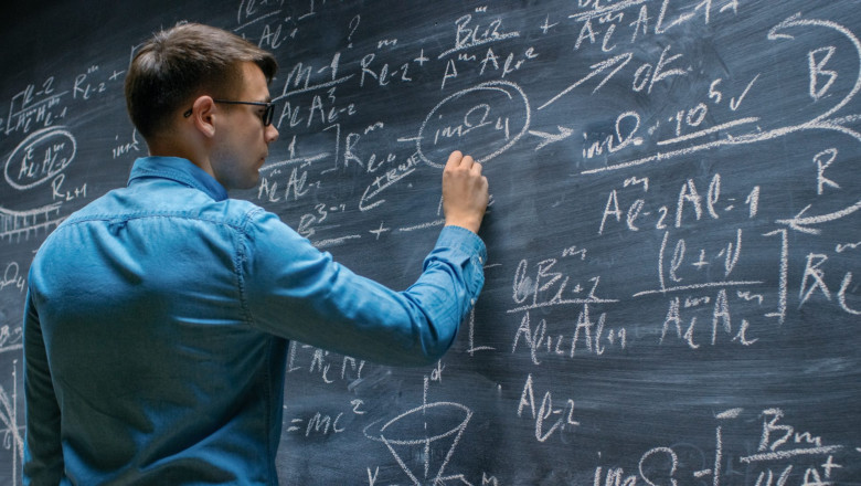 Guide to Online Maths Tutors and How They are Revolutionising the Education Industry