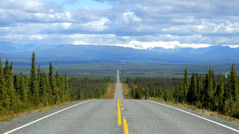 Plan a bike trip from Manali to leh