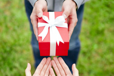 The Best Presents For New Mums: A No-Fail Guide