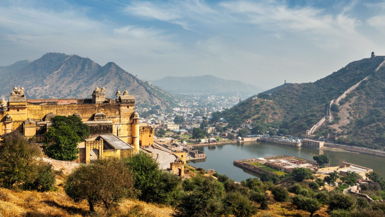 What should you know before visiting Jaipur?