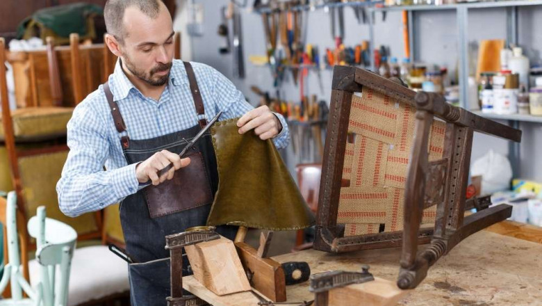 How to Reupholster a Kitchen Chair