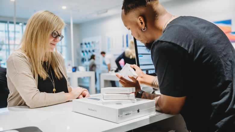 Broken iPhone? Why You Should Work with an Apple Authorized Service Provider