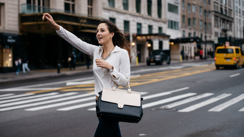 How to Satisfy Your Desire for Style with Designer Work Bags