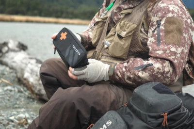 Basic Emergency Outdoor Survival Gear