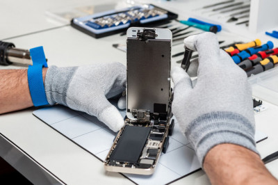 How to Choose the Best Mobile Phone Repair Shop in Singapore