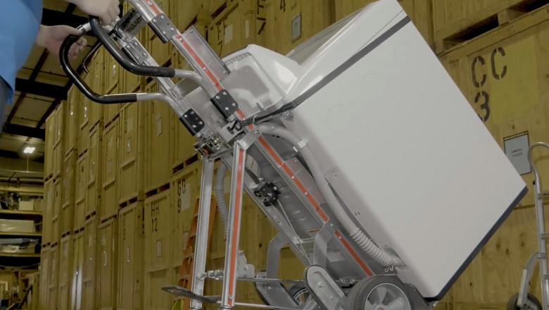 5 Material Handling Solutions for Distribution Centers to Move Bulky Loads