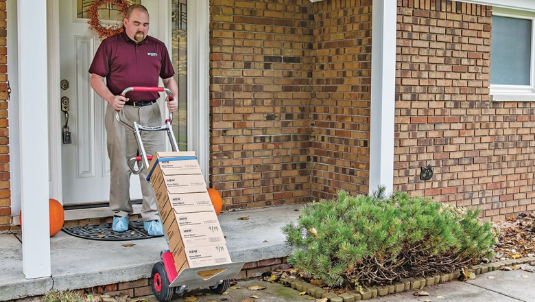 Deliver Heavy Medical Equipment with These 4 Material Handling Tools