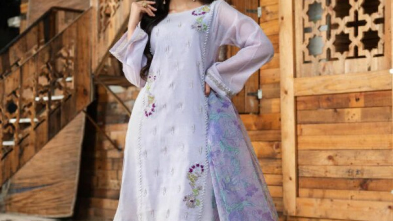 RELISH THE SUMMER SEASON WITH SOME GORGEOUS ADDITIONS TO YOUR WARDROBE