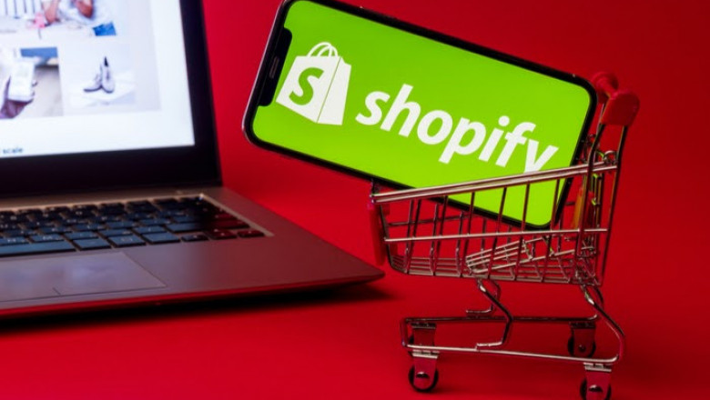 Shopify for Creating an Online Store